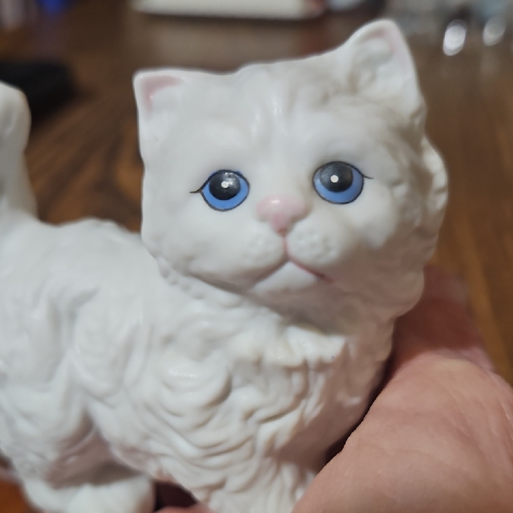 HOMCO Vintage Persian Fluffy White Cat Kitten Bisque Ceramic Figurine Trinket